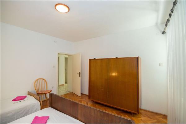 Apartment A1, for 7 persons