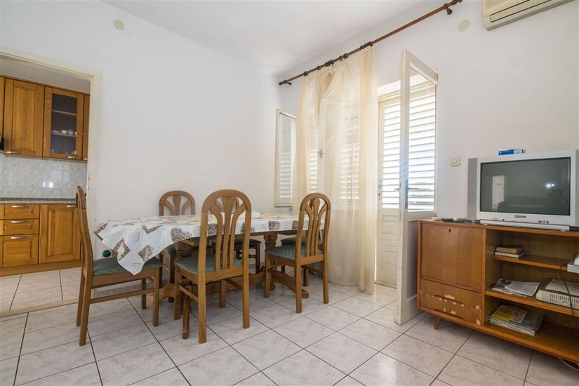 Apartment A2, for 7 persons