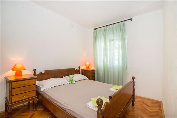 Apartment A2, for 7 persons