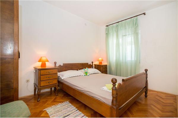 Apartment A2, for 7 persons