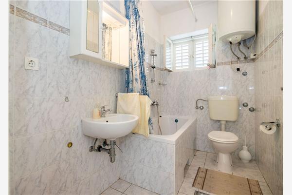 Apartment A2, for 7 persons