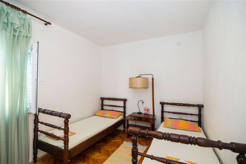 Apartment A2, for 7 persons