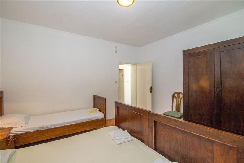 Apartment A2, for 7 persons