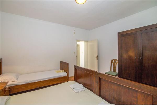 Apartment A2, for 7 persons