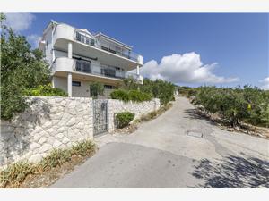 Apartma Split in Riviera Trogir,RezervirajIvanOd 85 €