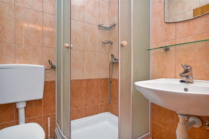 Apartment A7, for 5 persons