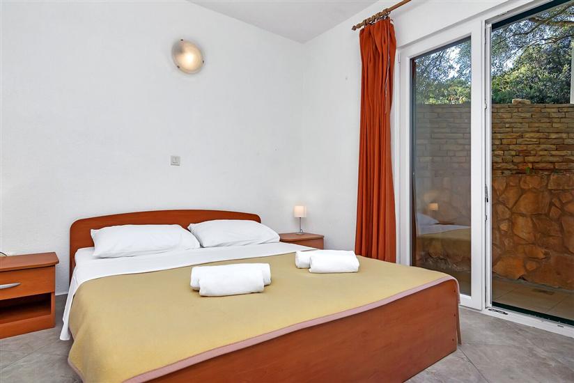 Apartment A8, for 5 persons