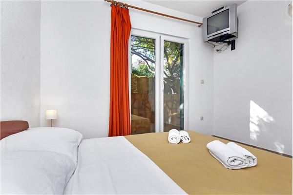 Apartment A8, for 5 persons