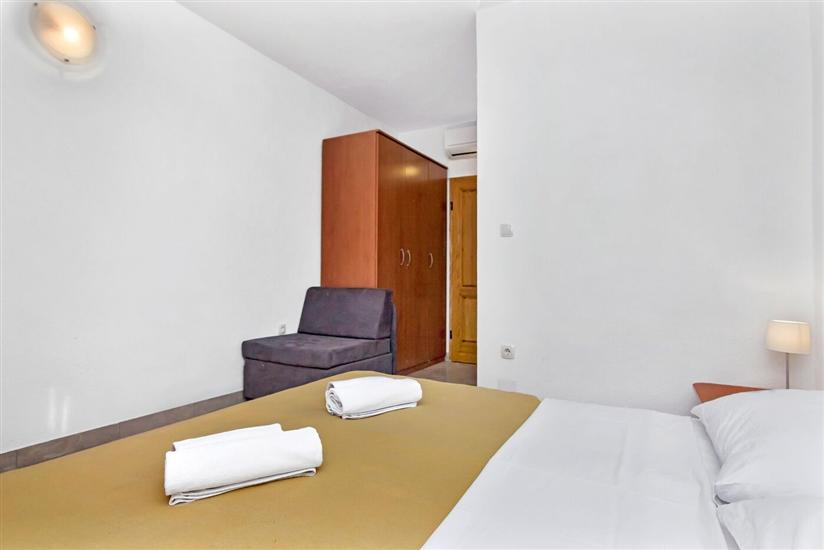 Apartment A8, for 5 persons