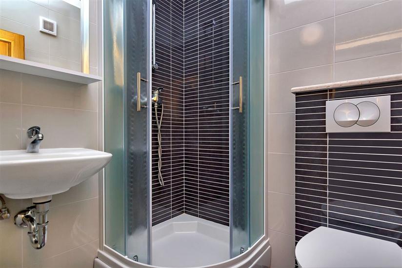 Apartment A8, for 5 persons