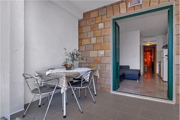 Apartment A8, for 5 persons