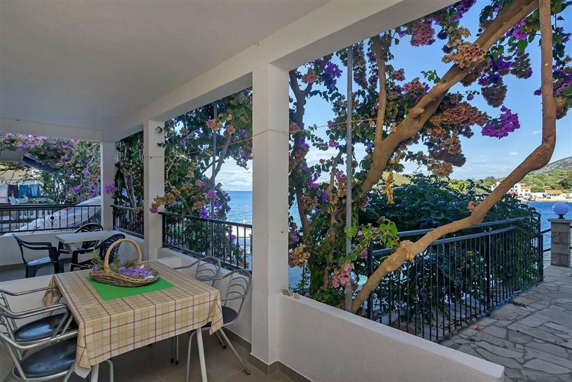 Apartment A9, for 5 persons