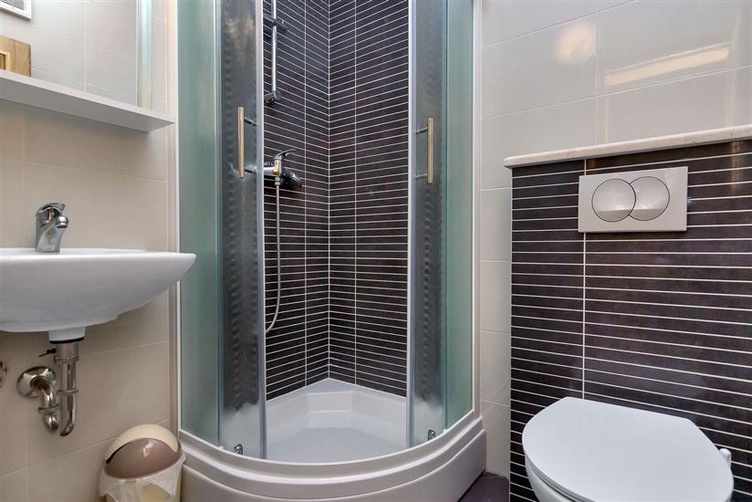 Apartment A9, for 5 persons