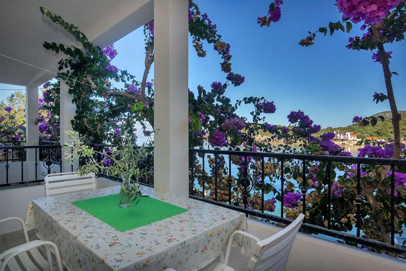 Apartment A10, for 5 persons