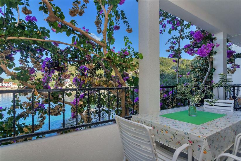 Apartment A10, for 5 persons