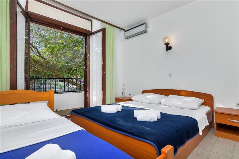 Apartment A10, for 5 persons