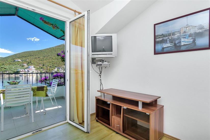 Apartment A11, for 5 persons