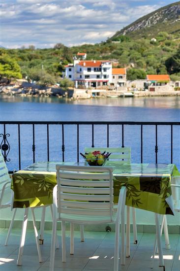 Apartment A11, for 5 persons