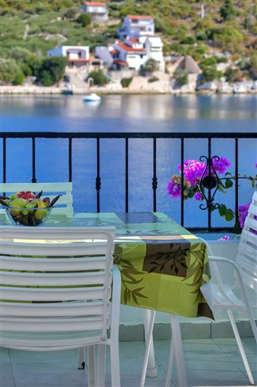 Apartment A11, for 5 persons