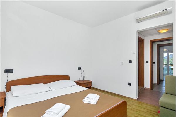 Apartment A11, for 5 persons