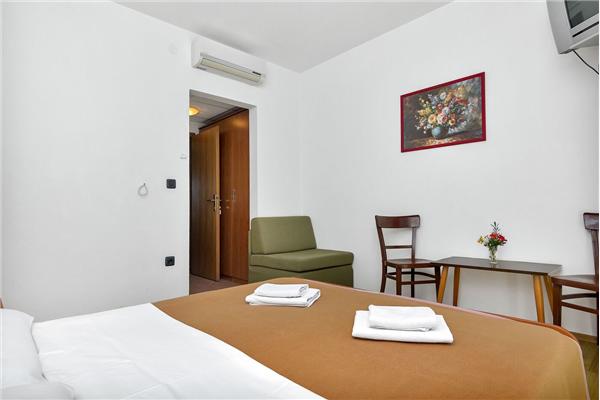 Apartment A11, for 5 persons