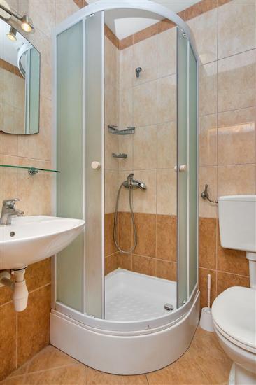 Apartment A11, for 5 persons