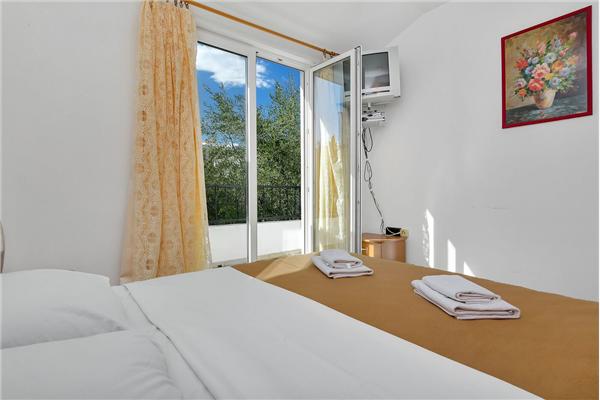 Apartment A12, for 2 persons