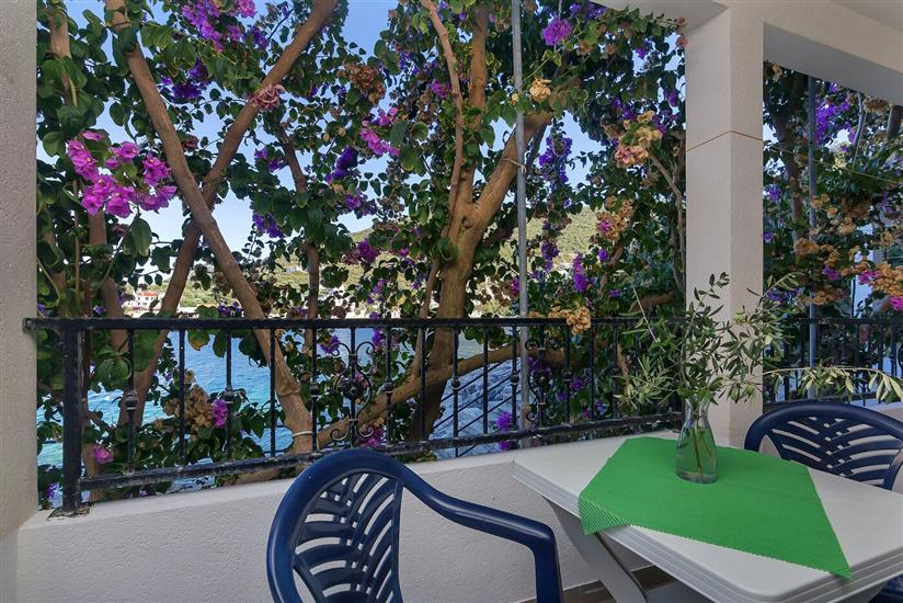 Apartment A13, for 8 persons