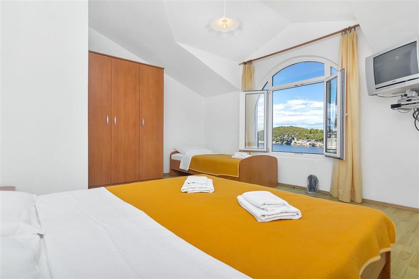 Apartment A14, for 8 persons