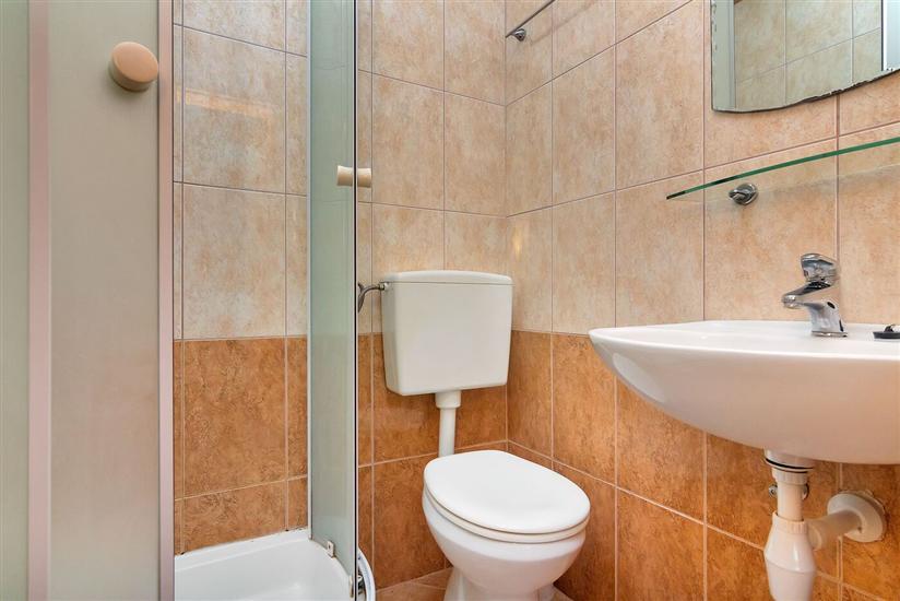 Apartment A14, for 8 persons