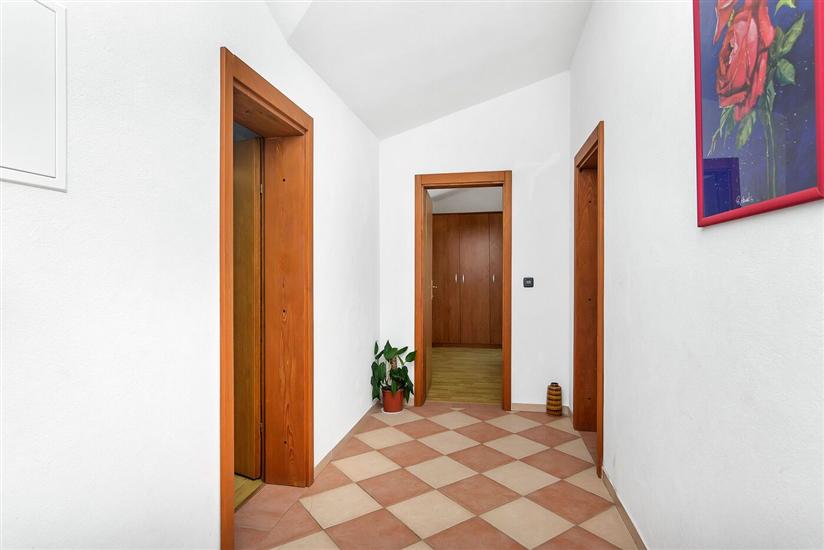 Apartment A14, for 8 persons