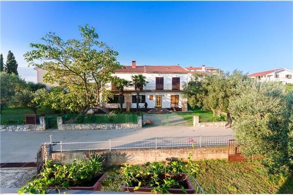 Apartment A1, for 6 persons