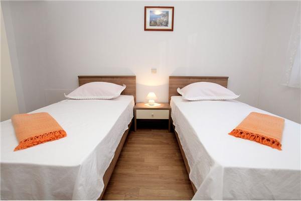 Apartment A3, for 5 persons