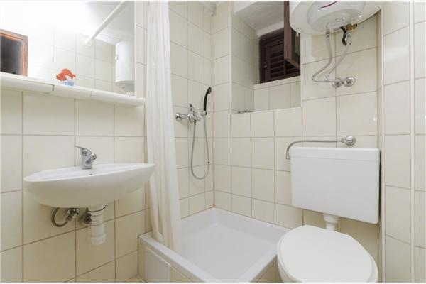 Apartment A1, for 5 persons