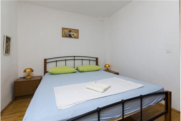 Apartment A1, for 5 persons