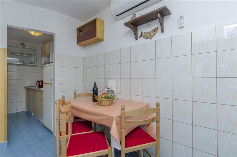 Apartment A1, for 5 persons