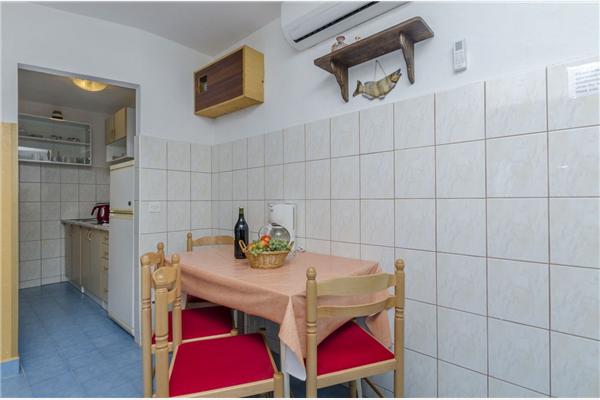 Apartment A1, for 5 persons