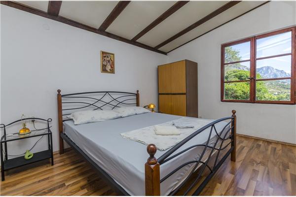 Apartment A2, for 5 persons