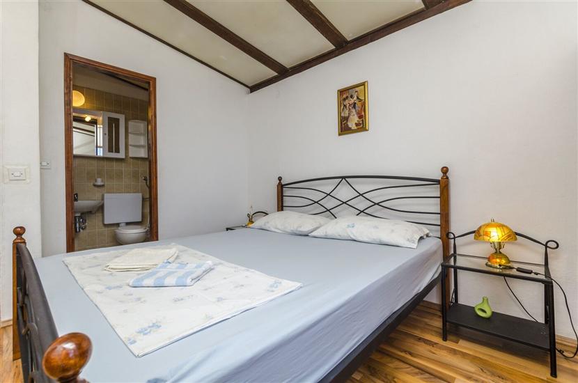 Apartment A2, for 5 persons