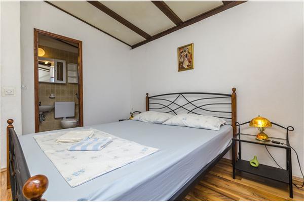 Apartment A2, for 5 persons