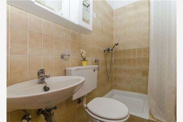 Apartment A2, for 5 persons