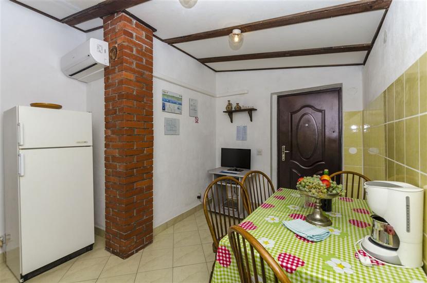 Apartment A2, for 5 persons