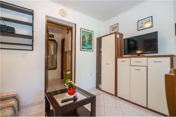 Apartment A1, for 5 persons