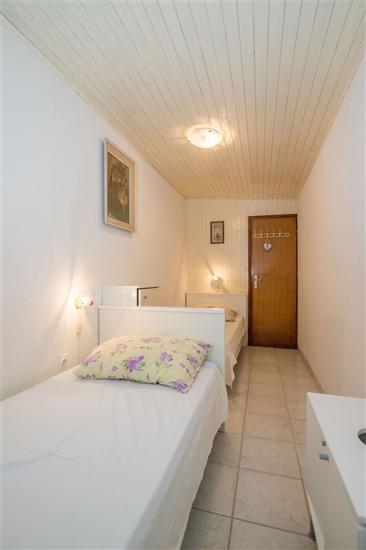 Apartment A1, for 5 persons