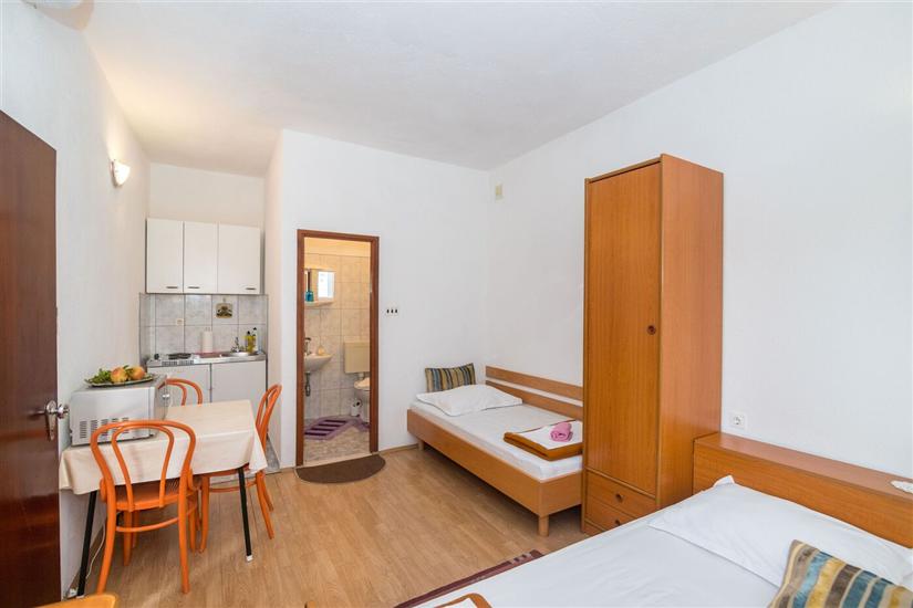 Apartment A2, for 3 persons