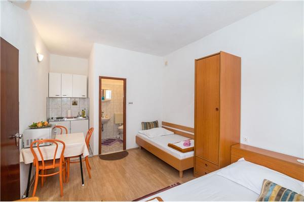 Apartment A2, for 3 persons