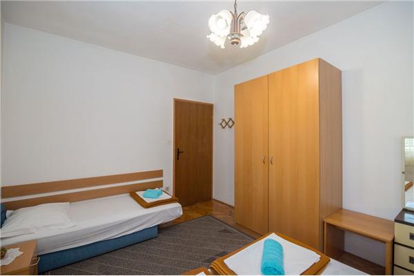 Apartment A1, for 5 persons