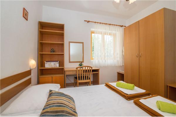 Apartment A1, for 5 persons