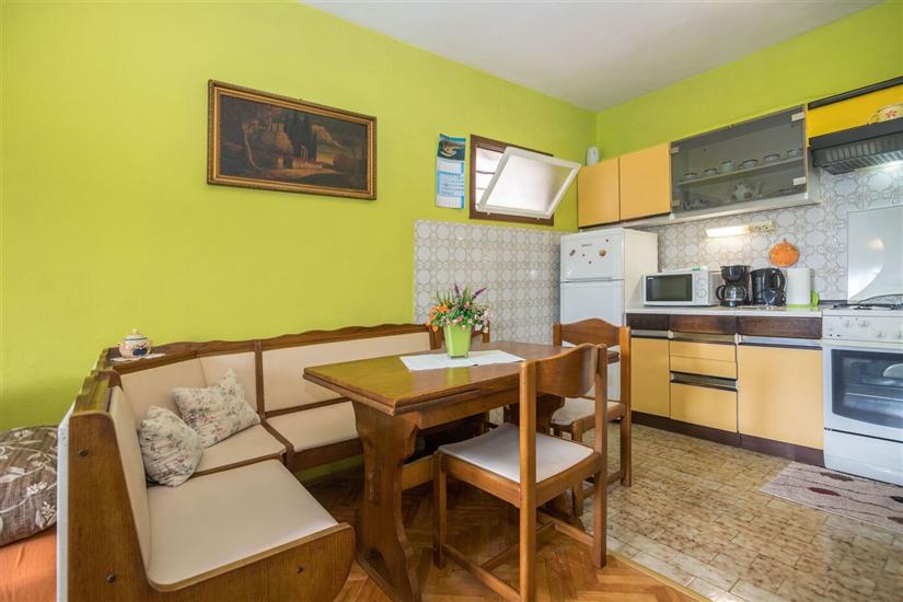 Apartment A1, for 5 persons