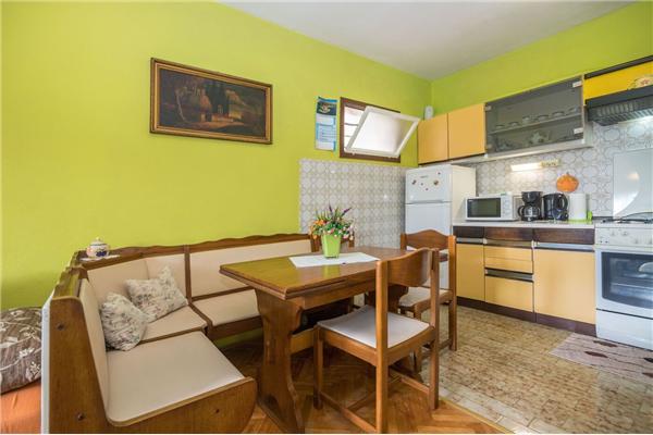 Apartment A1, for 5 persons